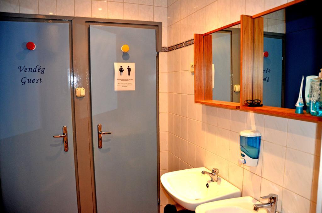 Cooltour Hostel Budapest Exterior photo